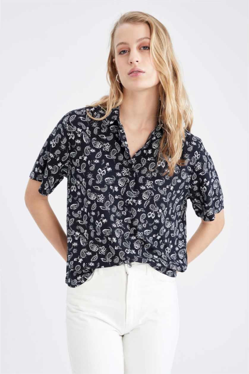 Woman Black Regular Fit Shirt Collar Short Sleeve Shirt