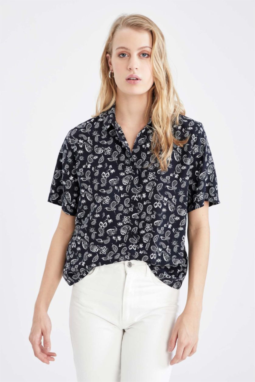 Woman Black Regular Fit Shirt Collar Short Sleeve Shirt