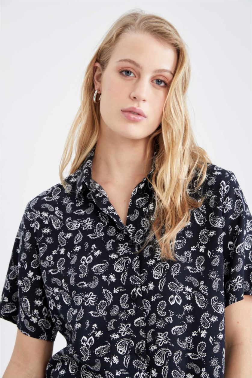 Woman Black Regular Fit Shirt Collar Short Sleeve Shirt