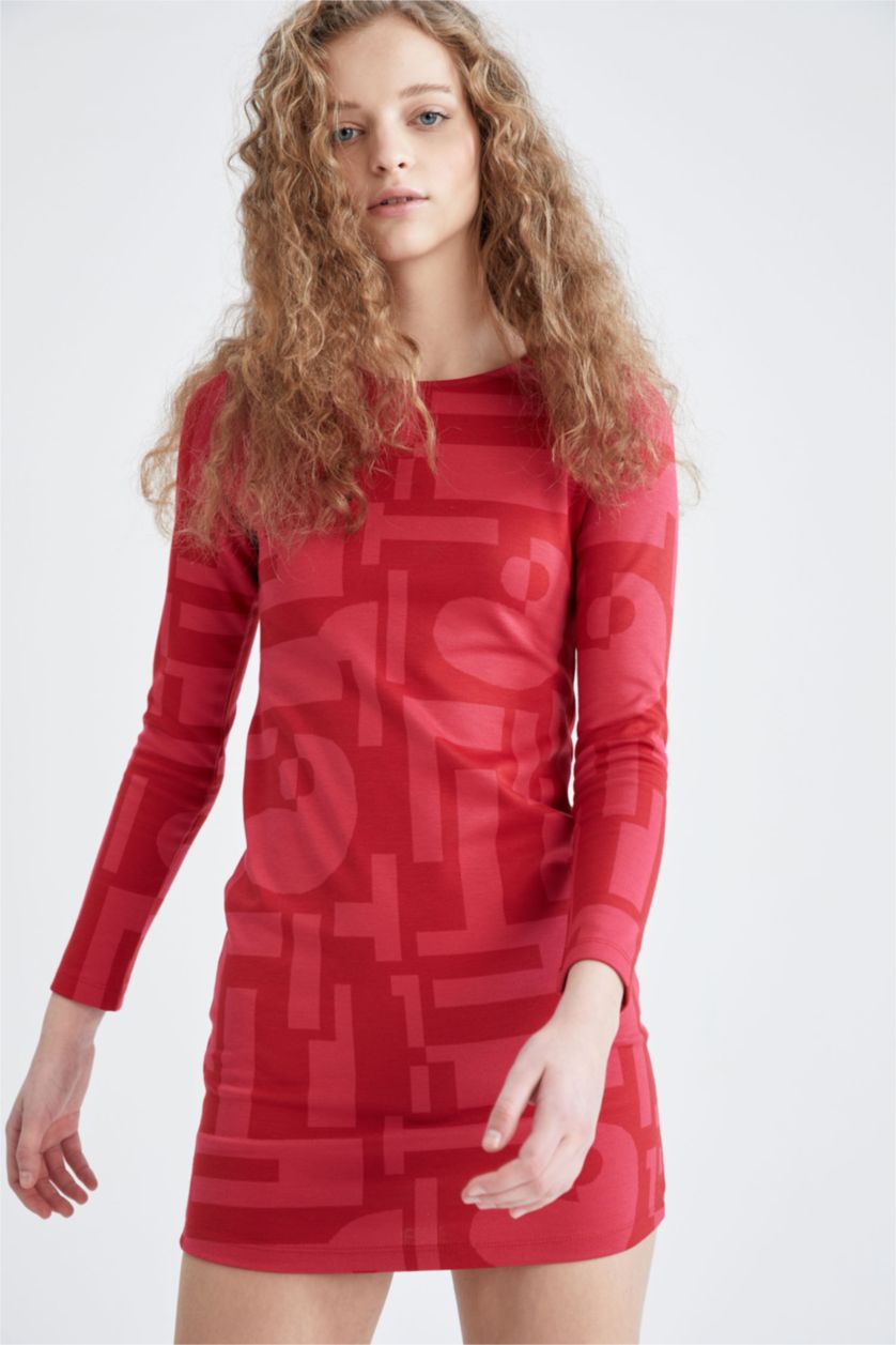 FEMME Rouge Mini-robe moulante à manches longues et dos nu à motif Saint-Valentin