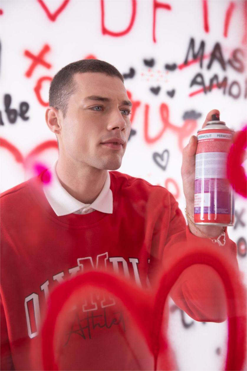 HOMME Rouge Sweat-shirt oversize à manches longues et col ras du cou imprimé