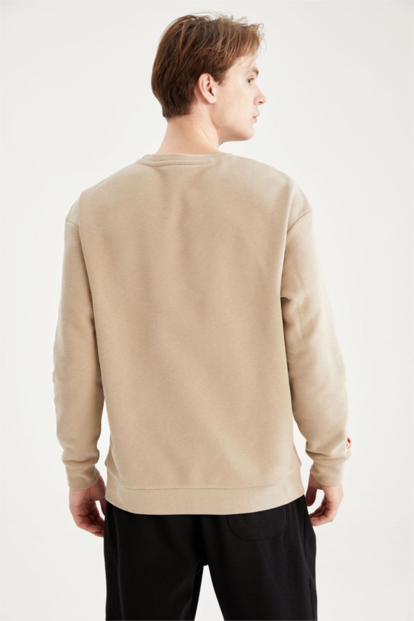 HOMME Beige Sweat-shirt à manches longues imprimé à col ras du cou et coupe carrée