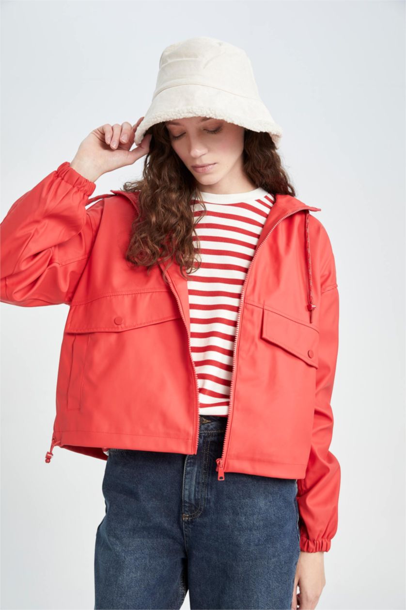 Kadın Kırmızı Yağmurluk