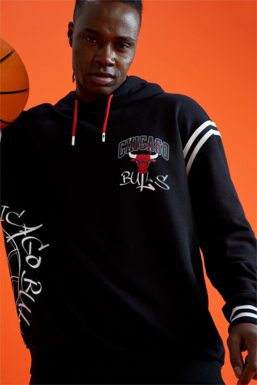 MAN Black Oversized Long Sleeve NBA Chicago Bulls Printed Hoodie