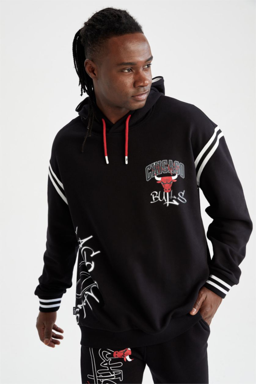 MAN Black Oversized Long Sleeve NBA Chicago Bulls Printed Hoodie