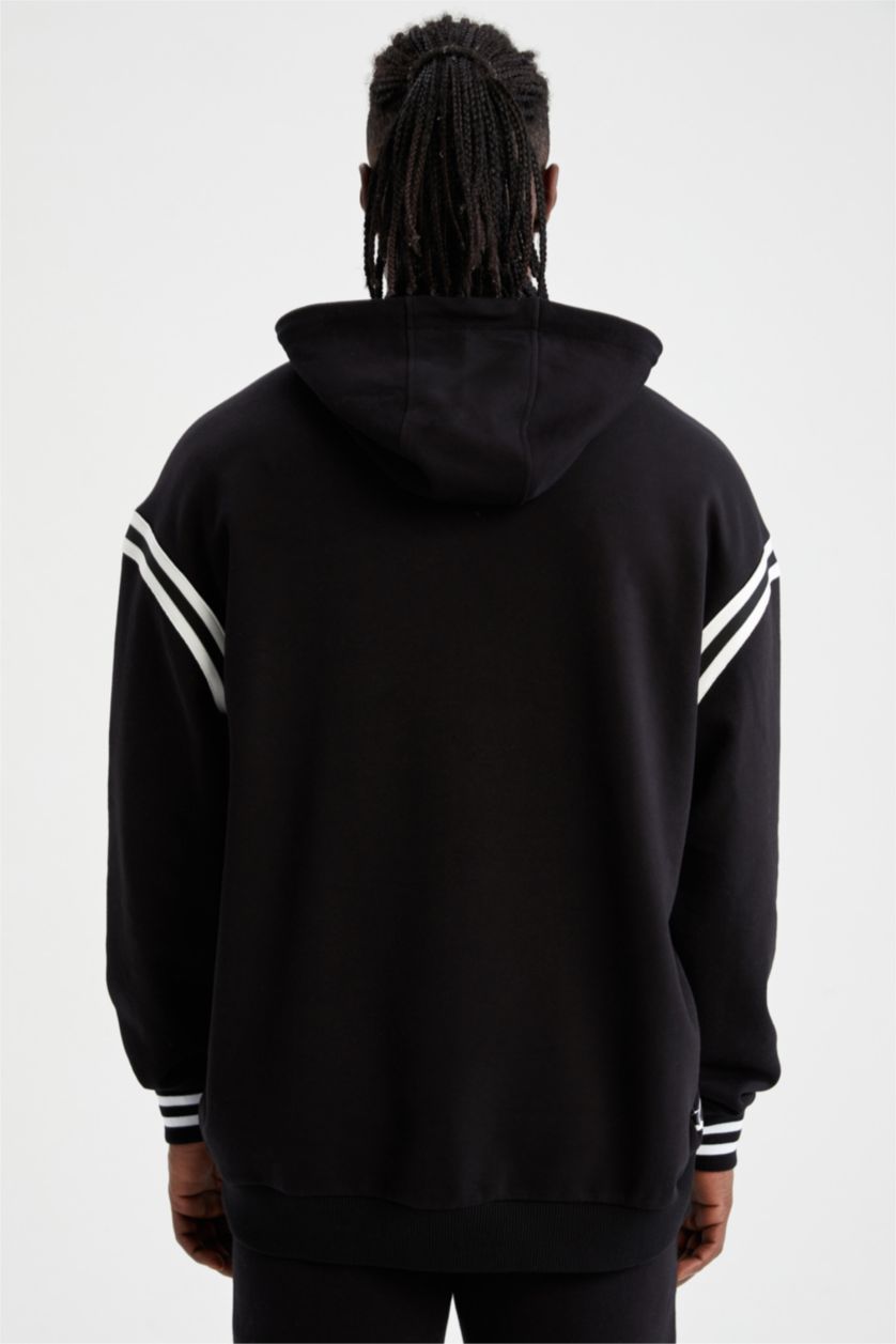 MAN Black Oversized Long Sleeve NBA Chicago Bulls Printed Hoodie