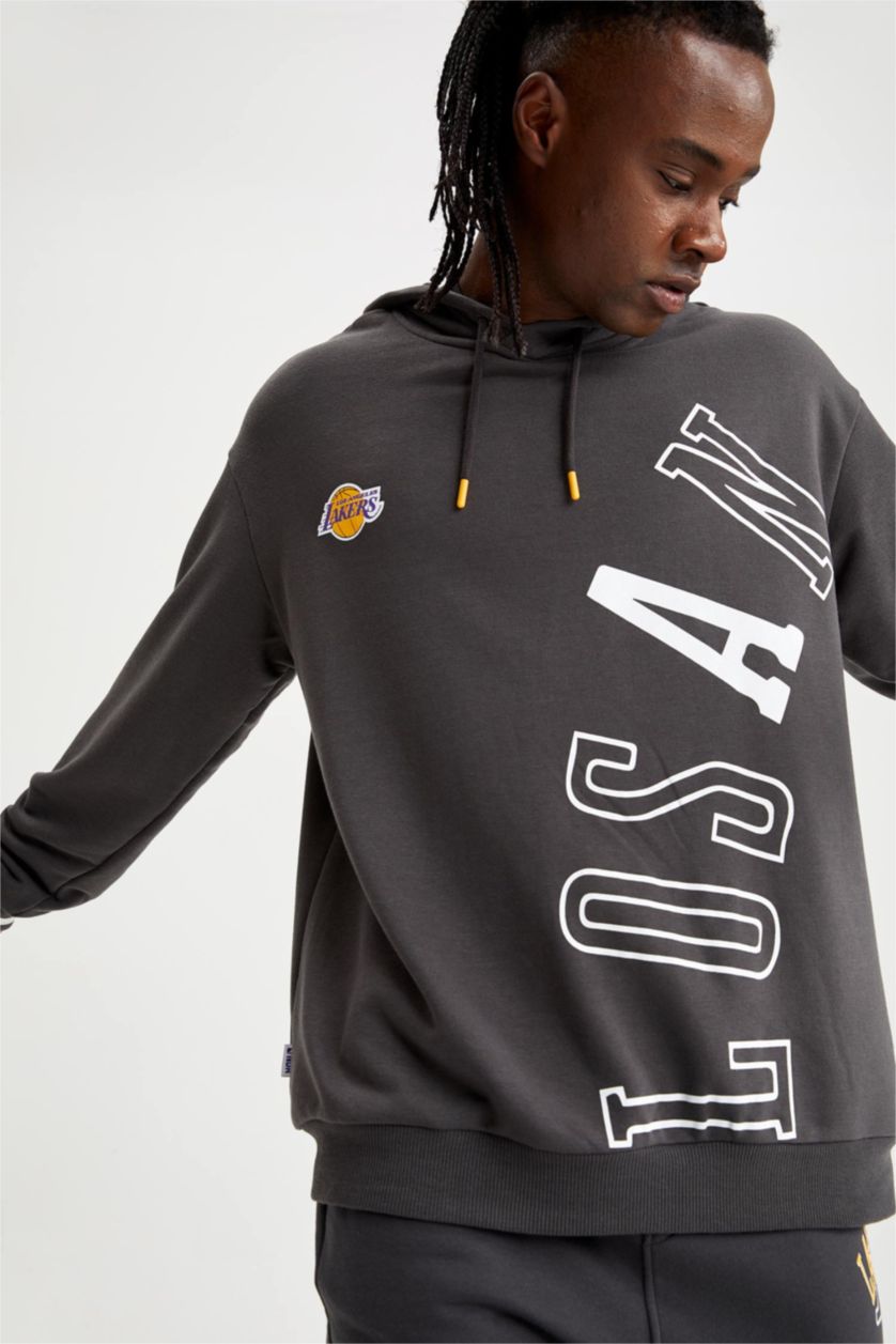 رجالي أنثرا سويت شيرت بغطاء للرأس من ديفاكتو فيت إن بي إيه ليكرز مرخص