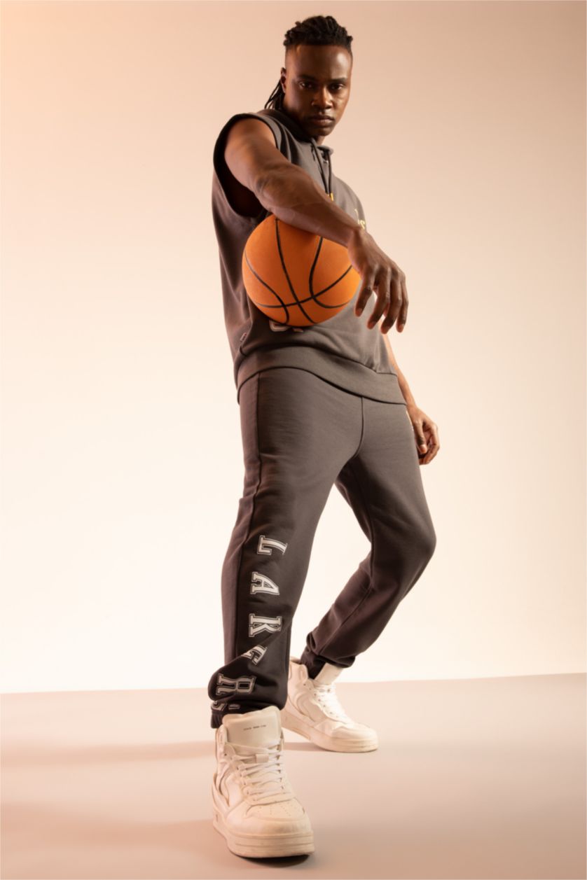 HOMME Anthracite Pantalon de survêtement coupe régulière sous licence NBA Los Angeles Lakers