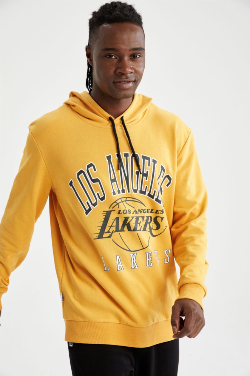 MAN Yellow Regular Fit Long Sleeve Los Angeles Lakers Printed Hoodie
