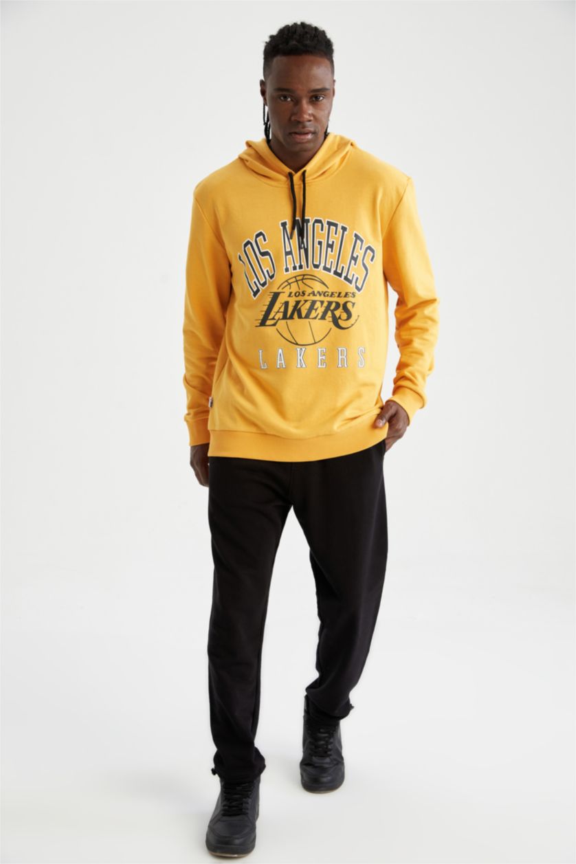MAN Yellow Regular Fit Long Sleeve Los Angeles Lakers Printed Hoodie