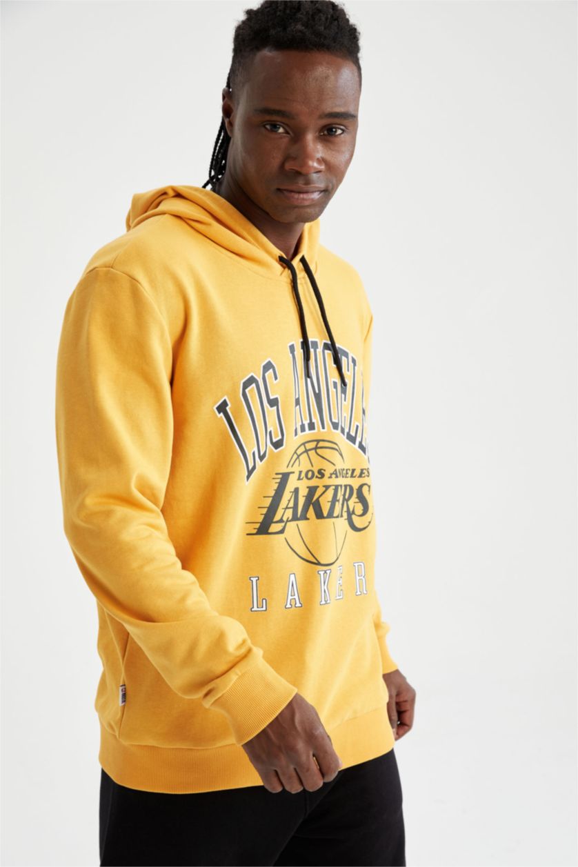 MAN Yellow Regular Fit Long Sleeve Los Angeles Lakers Printed Hoodie