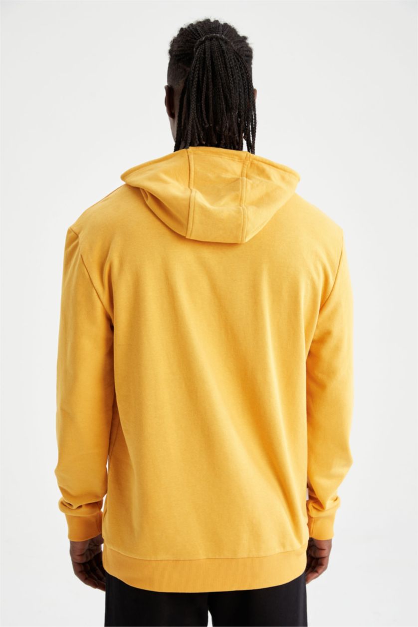 MAN Yellow Regular Fit Long Sleeve Los Angeles Lakers Printed Hoodie