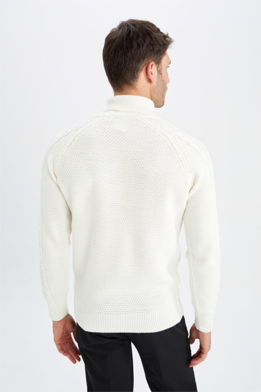 Erkek Ekru Regular Fit Balıkçı Yaka Örgü Desenli Triko Kazak