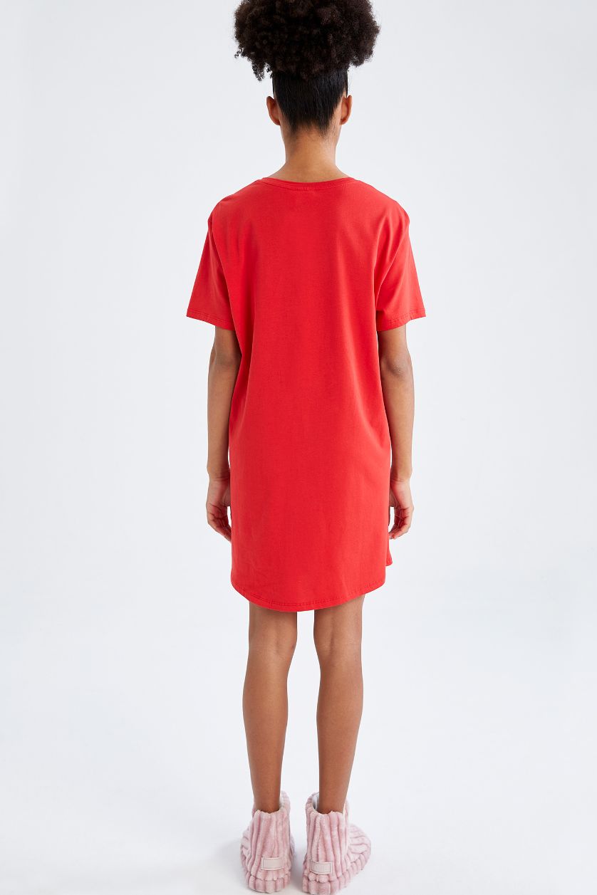 Kadın Kırmızı Fall in Love Regular Fit Sevgililer Günü Mickey Mouse Kısa Kollu %100 Pamuk Gecelik