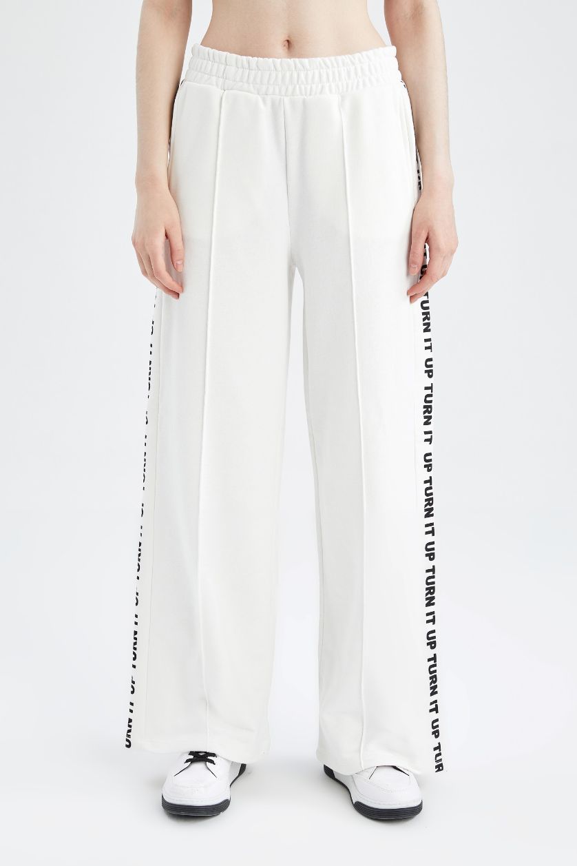 Kadın Ekru DeFactoFit Yan Baskılı Geniş Paça Eşofman Altı