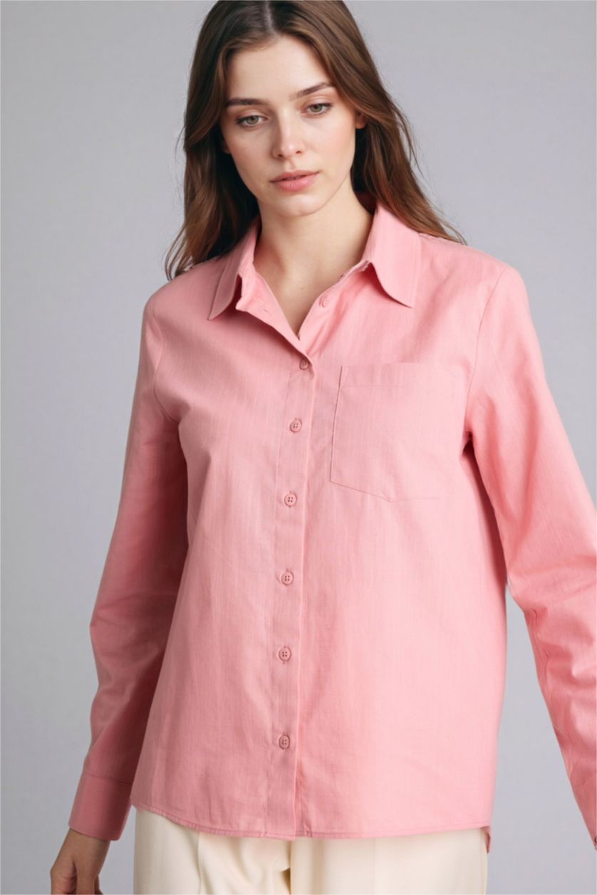 نساء وردي قميص قصة عادية