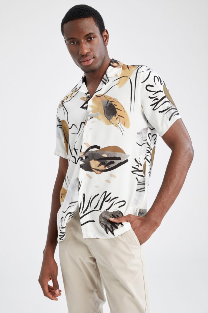 MAN Sand Modern Fit Poplin Short Sleeve Shirt