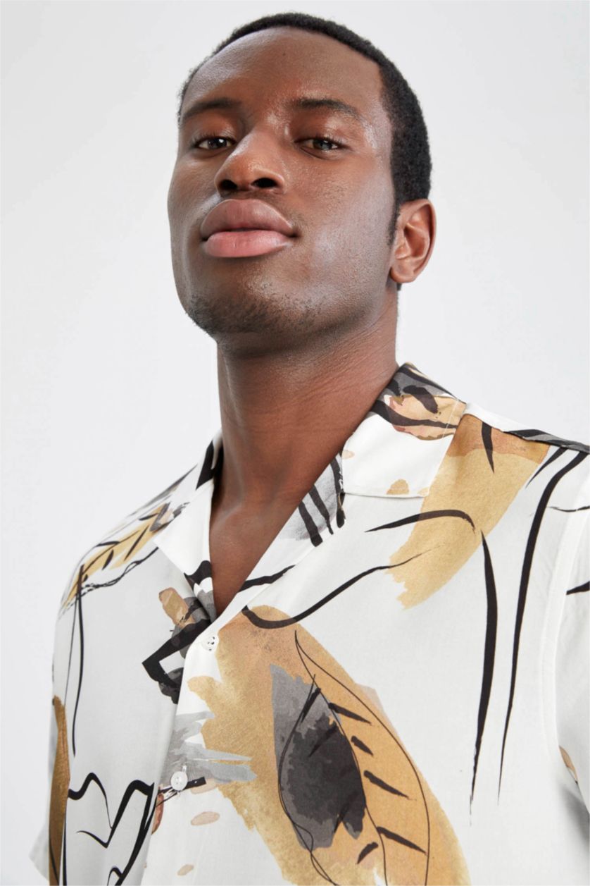 MAN Sand Modern Fit Poplin Short Sleeve Shirt