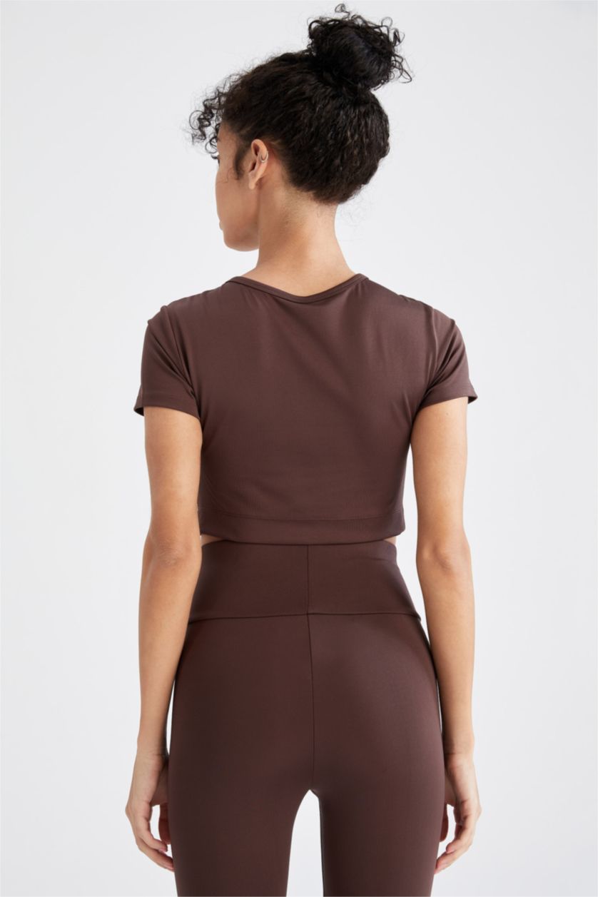 نساء بني ديفاكتو فيت تي شيرت رياضي بياقة دائرية نص كم