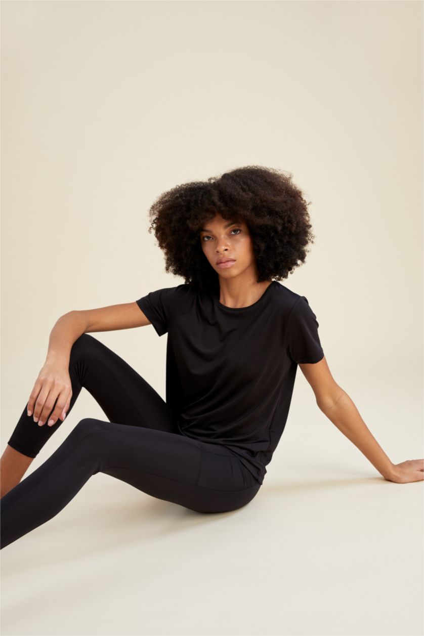 Kadın Siyah DeFactoFit Regular Fit Bisiklet Yaka Basic Spor Tişört