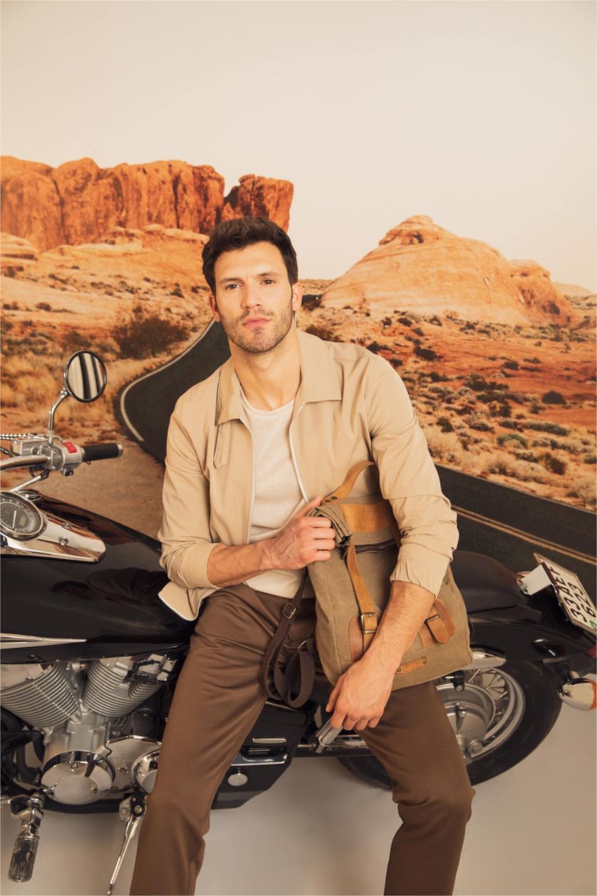 Erkek Kum Regular Fit Polo Yaka Fermuar Kapamalı Mevsimlik İnce Mont Ceket