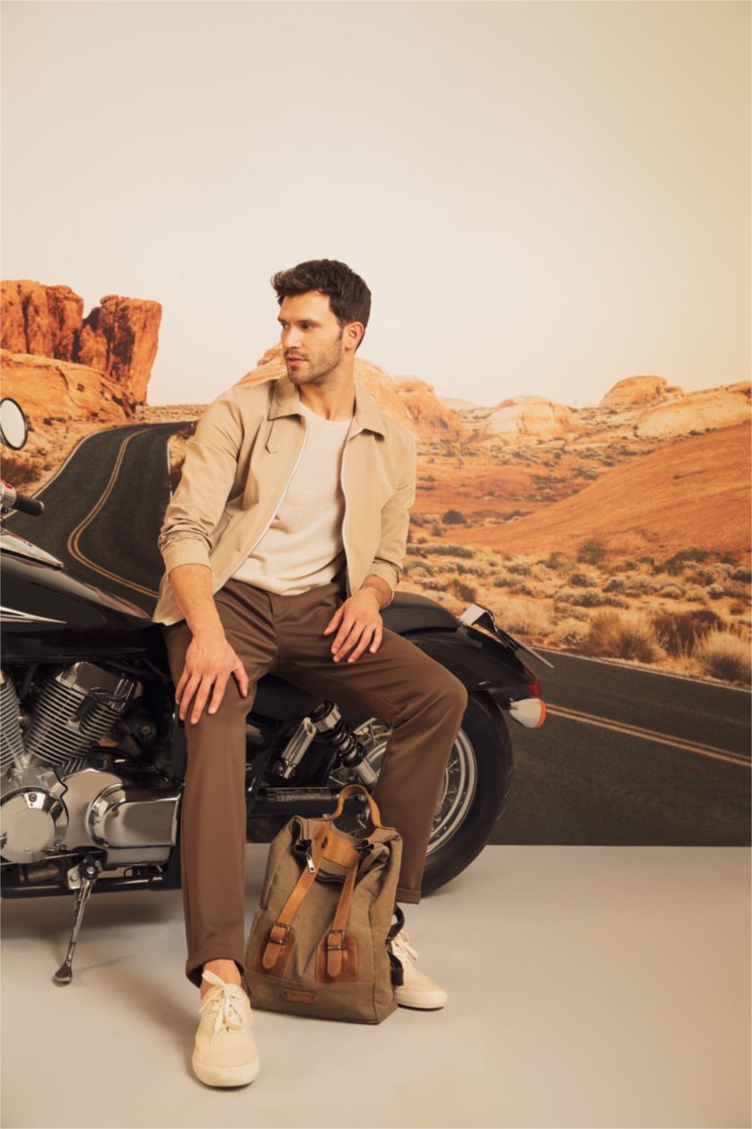 Erkek Kum Regular Fit Polo Yaka Fermuar Kapamalı Mevsimlik İnce Mont Ceket