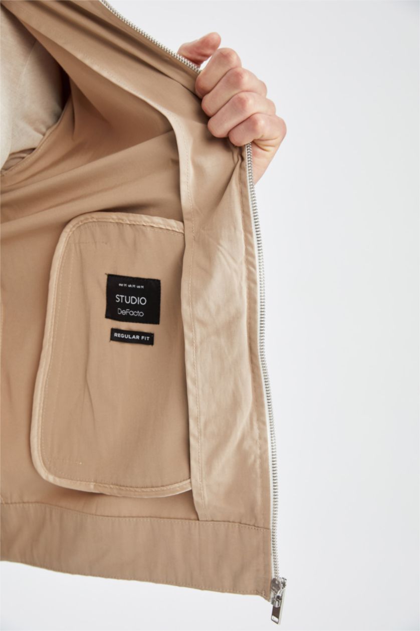 Erkek Kum Regular Fit Polo Yaka Fermuar Kapamalı Mevsimlik İnce Mont Ceket