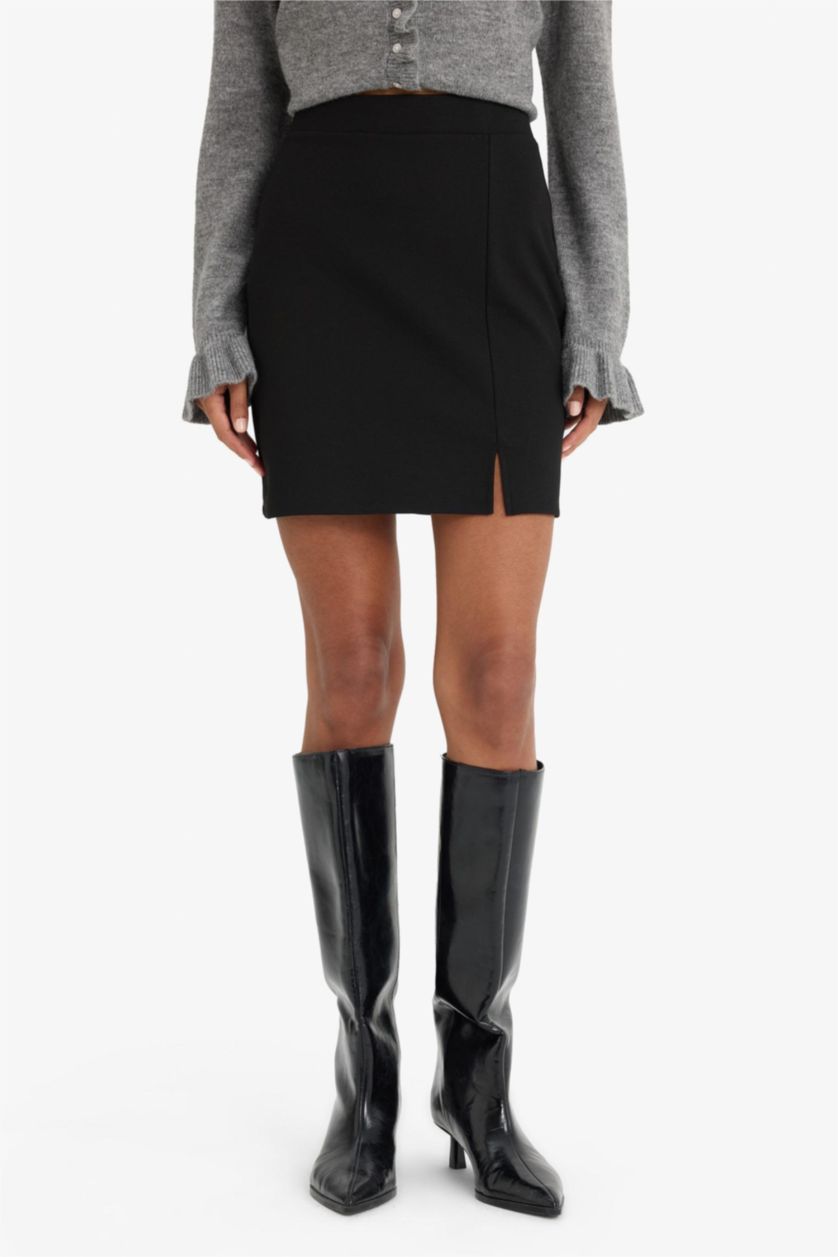 Kadın Siyah A Kesim Normal Bel Basic Düz Yırtmaçlı Siyah Mini Etek