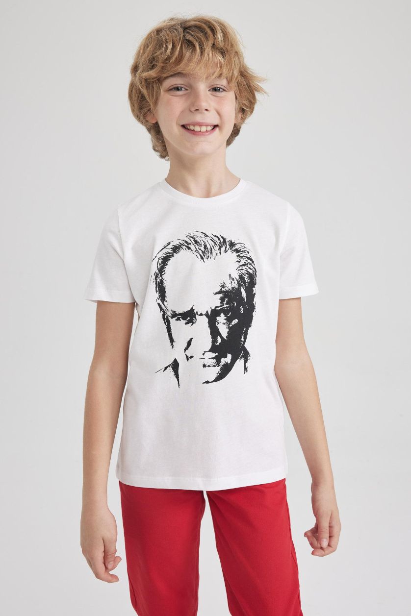 Erkek Çocuk - Genç Erkek Beyaz Erkek Çocuk 29 Ekim Cumhuriyet Bayramı Bisiklet Yaka Atatürk Baskılı Pamuklu Penye Kısa Kollu Beyaz Tişört