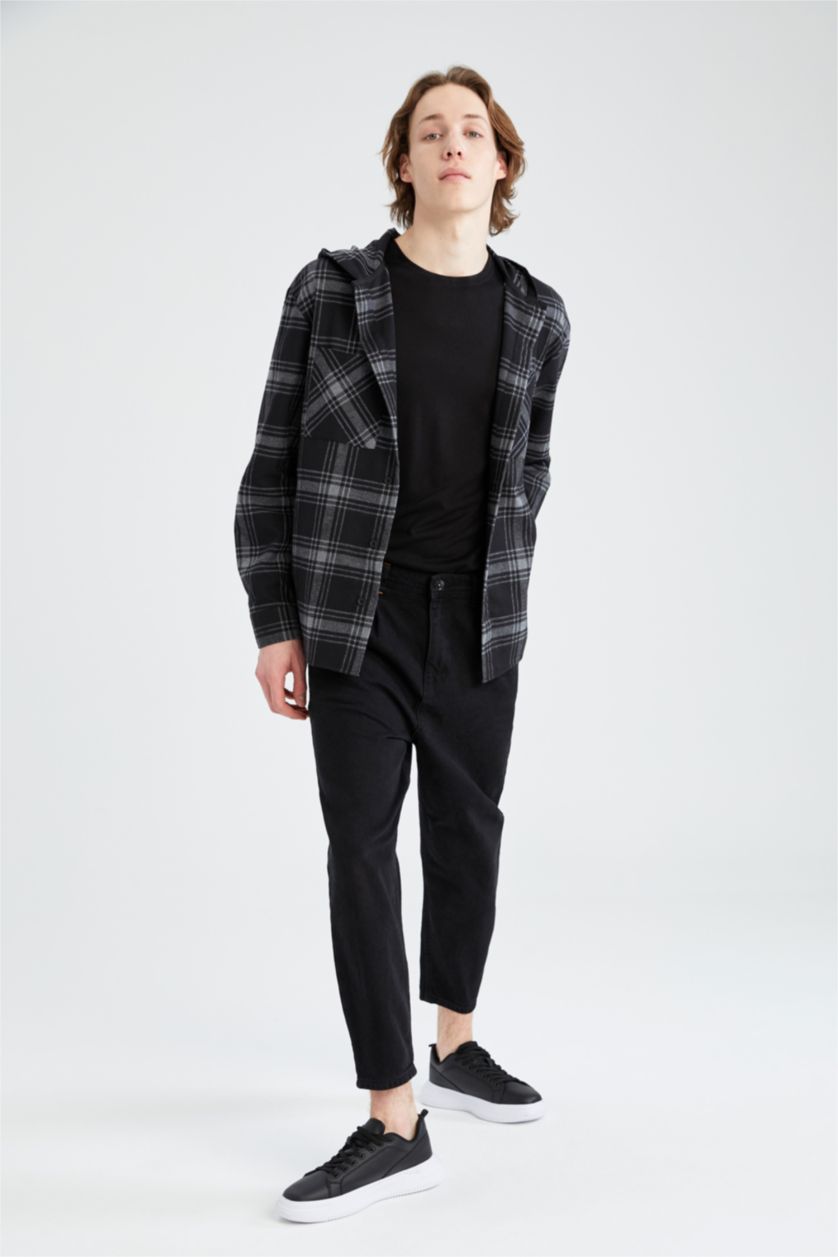 رجال أنثرا غامق قميص من الفلانيل بقصة عادية بأكمام طويلة بغطاء للرأس مطبوع من الخلف