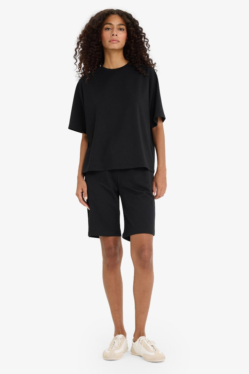 Woman Black Regular Fit Regular Waist Thin Bermuda Shorts