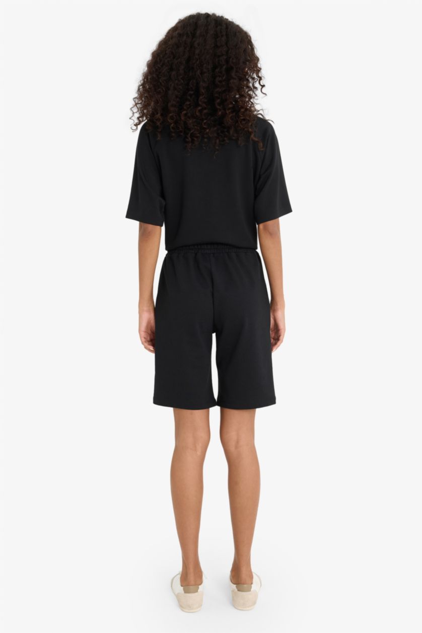 Woman Black Regular Fit Regular Waist Thin Bermuda Shorts