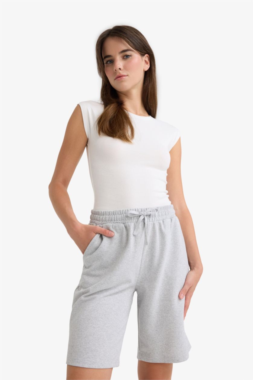 Kadın Gri Melanj Regular Fit Normal Bel Düz Paça Bermuda Şort