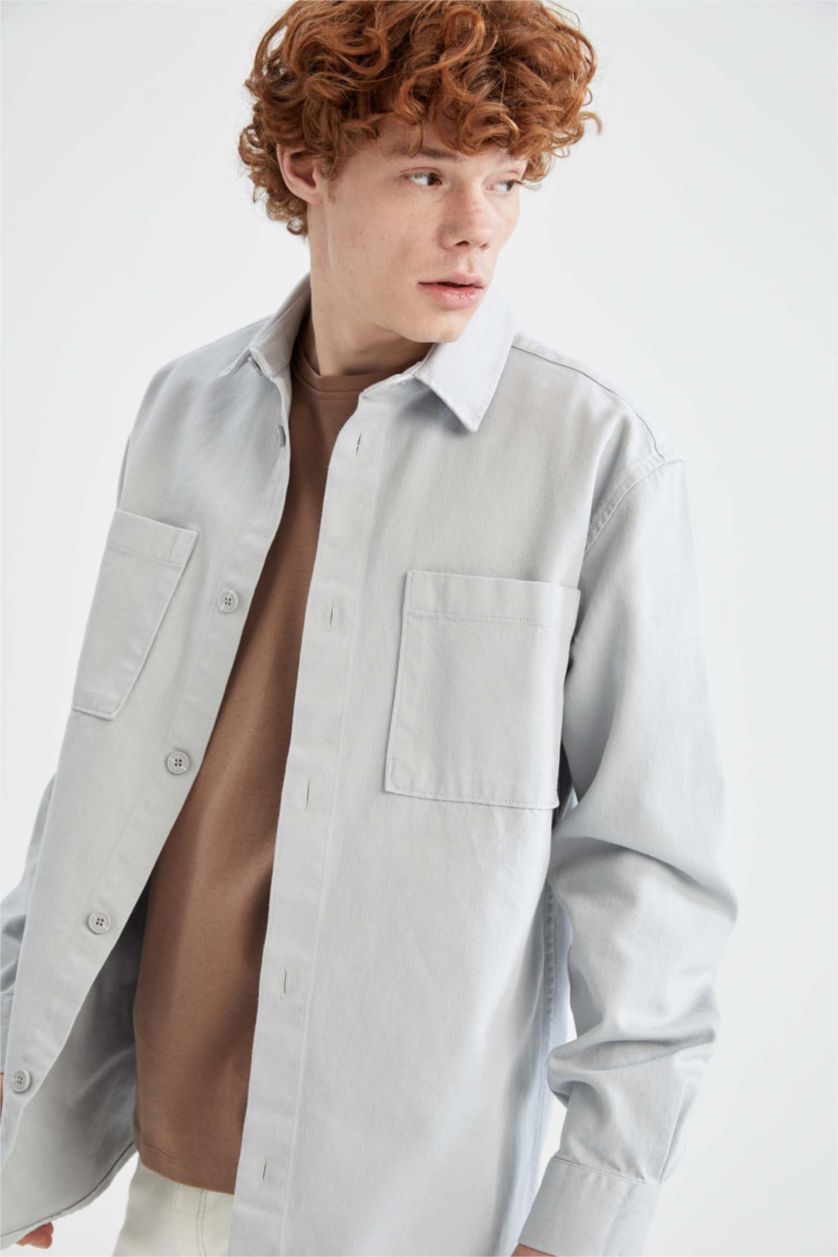 رجال رمادي فاتح قميص ريلاكس فيت بجيب مزدوج طويل الأكمام
