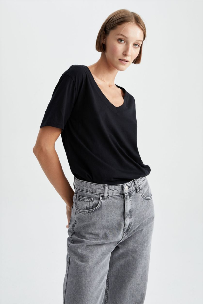 Kadın Siyah Regular Fıt Penye Kısa Kollu Tişört