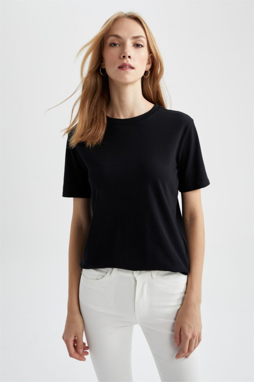 Woman Siyah Regular Fit Crew Neck Short Sleeve T-Shirt