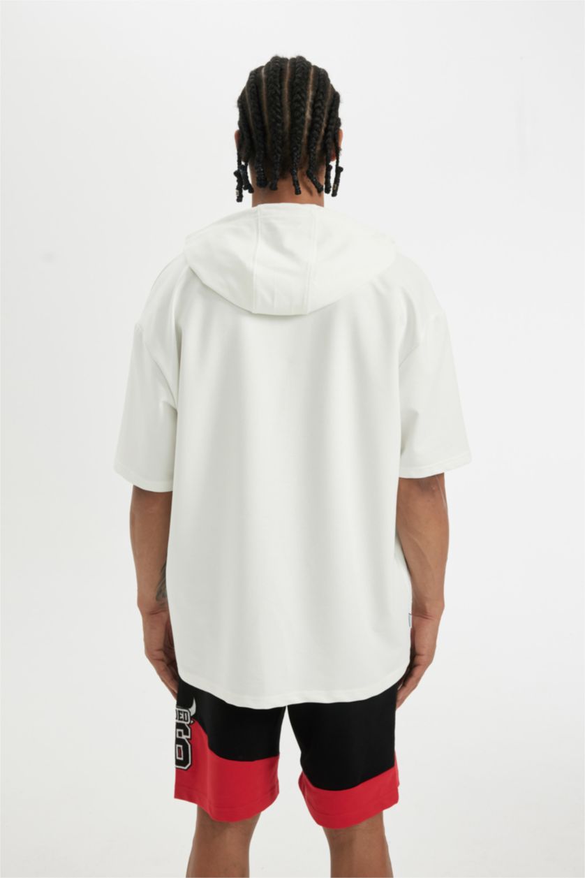 Erkek Ekru NBA Chicago Bulls Oversize Geniş Kalıp Kapüşonlu Kısa Kollu Tişört