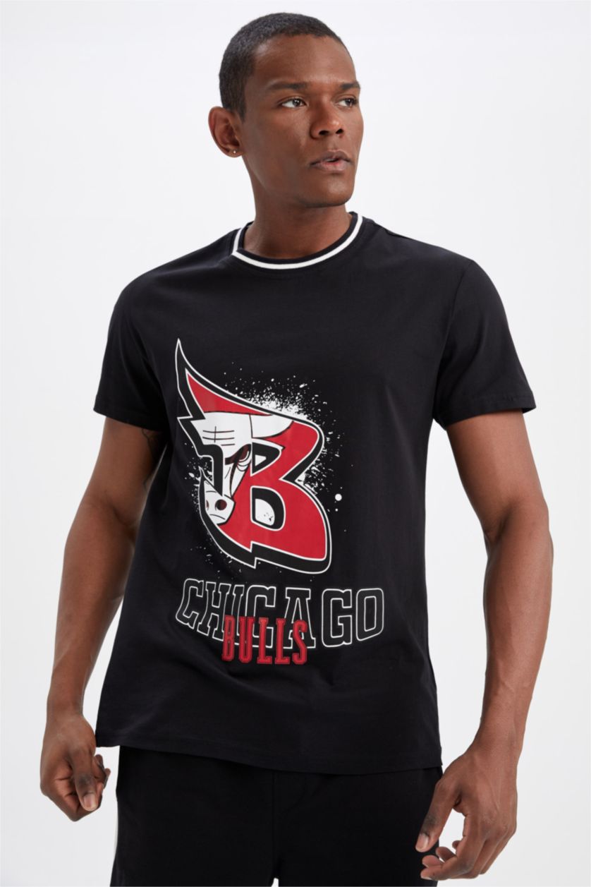HOMME Noir Defacto Fit NBA Chicago Bulls T-shirt à col ras du cou coupe régulière sous licence