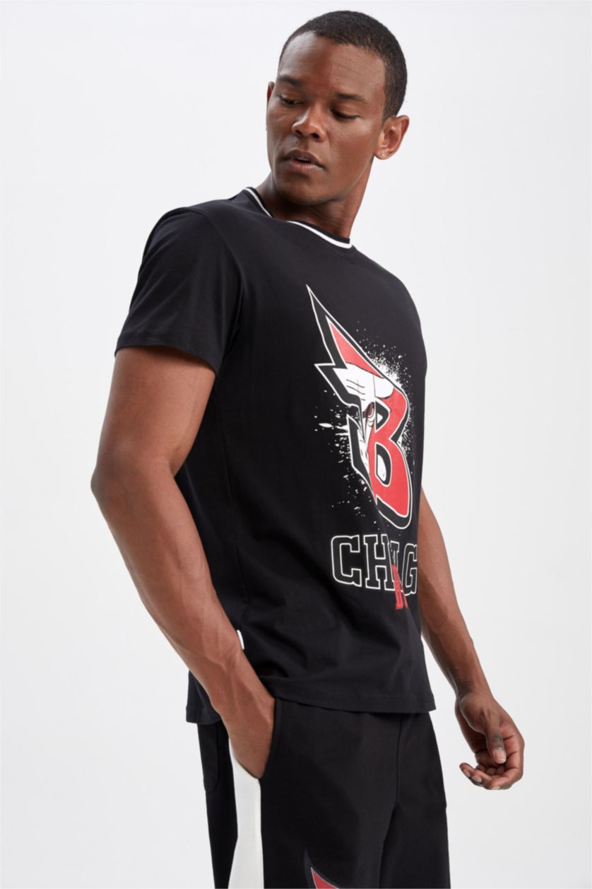 HOMME Noir Defacto Fit NBA Chicago Bulls T-shirt à col ras du cou coupe régulière sous licence