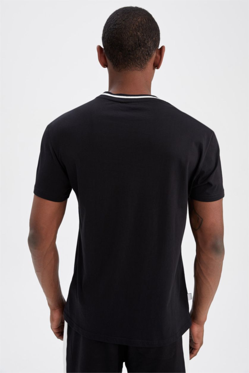 HOMME Noir Defacto Fit NBA Chicago Bulls T-shirt à col ras du cou coupe régulière sous licence