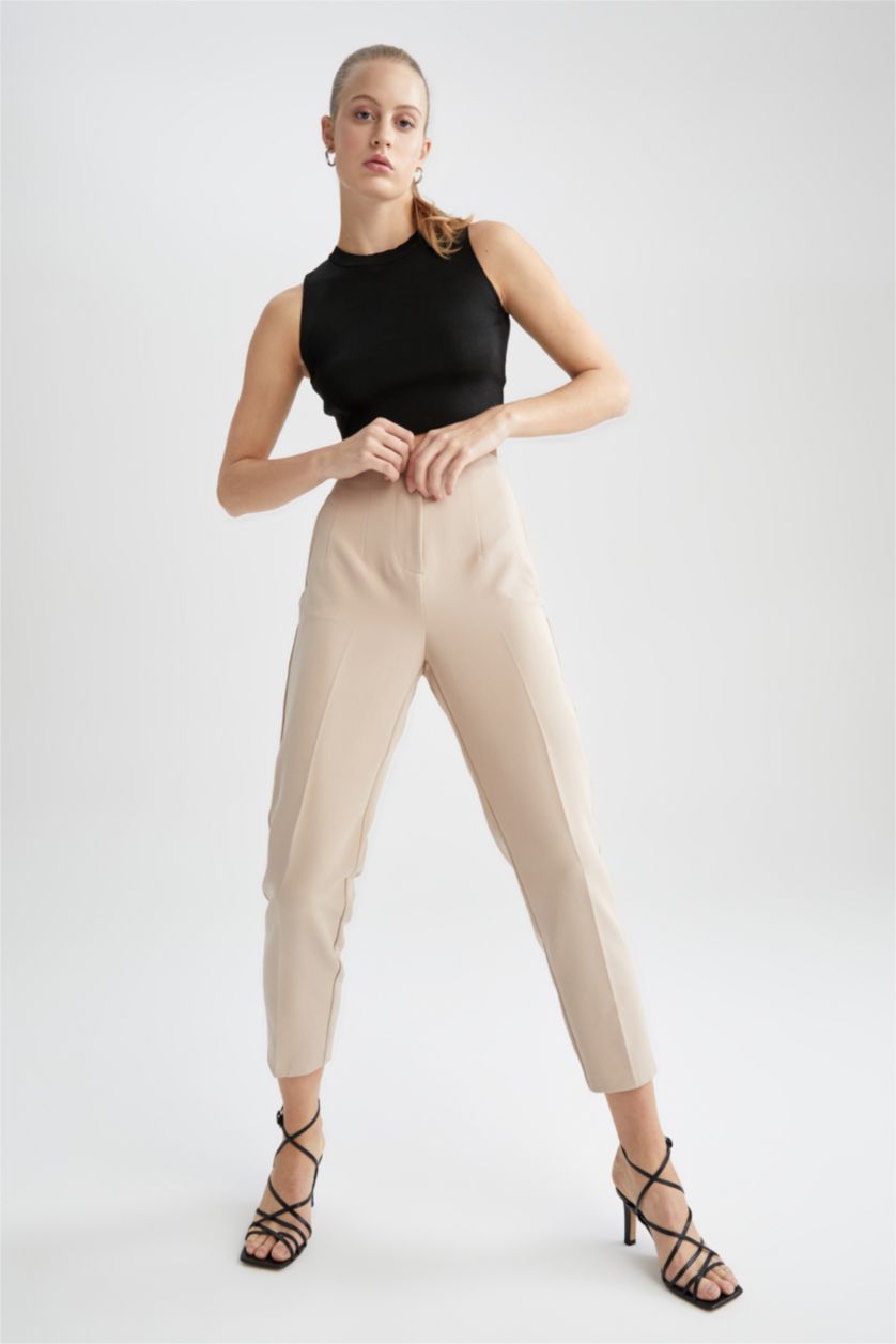 FEMME Beige Pantalon taille haute coupe slim