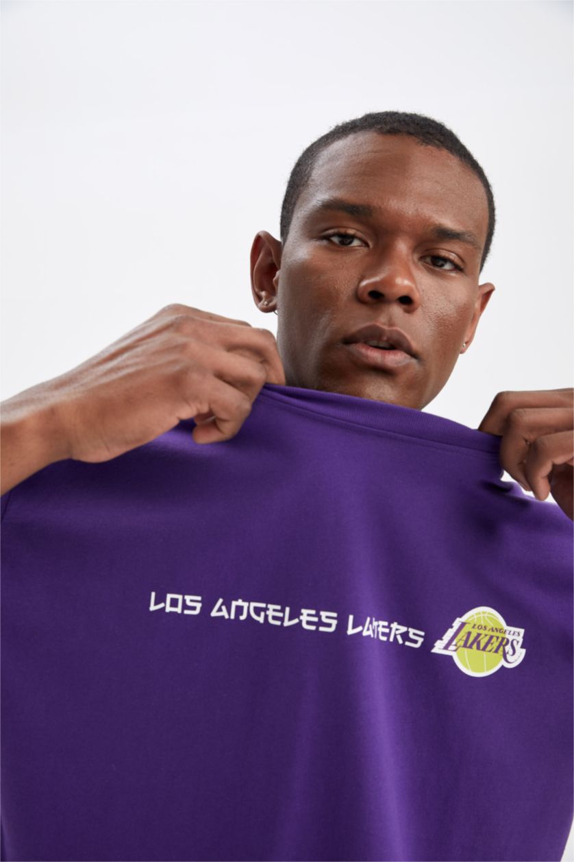 HOMME Violet Defacto Fit NBA Los Angeles Lakers T-shirt à col rond sous licence