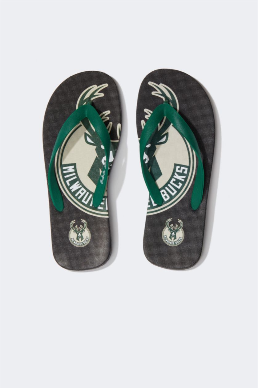 MAN Beige Man NBA Milwaukee Bucks Licensed Flat Sole Flip flops
