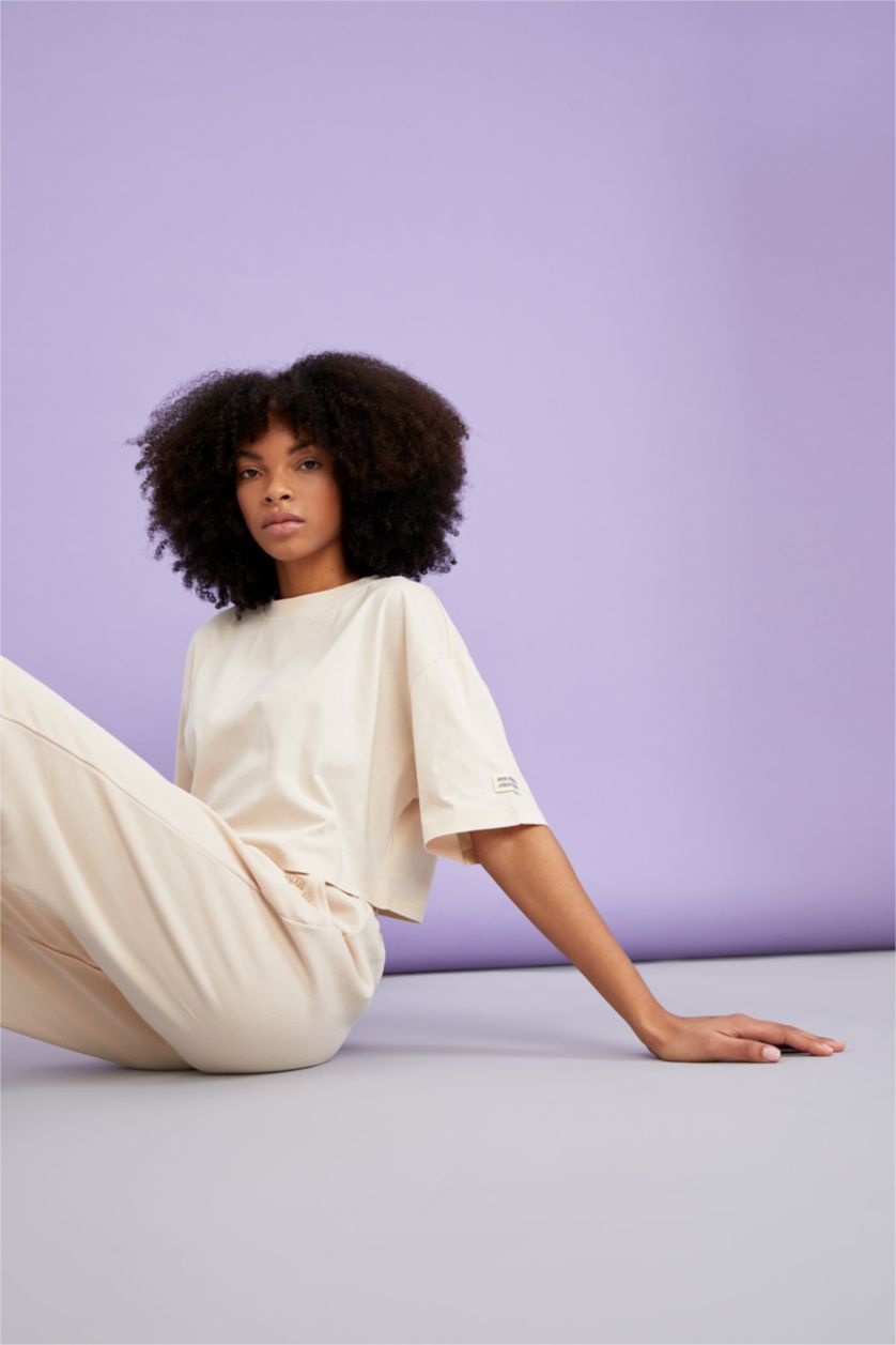 FEMME Beige Clair Defacto Fit T-shirt de sport court en coton biologique à col ras du cou coupe oversize