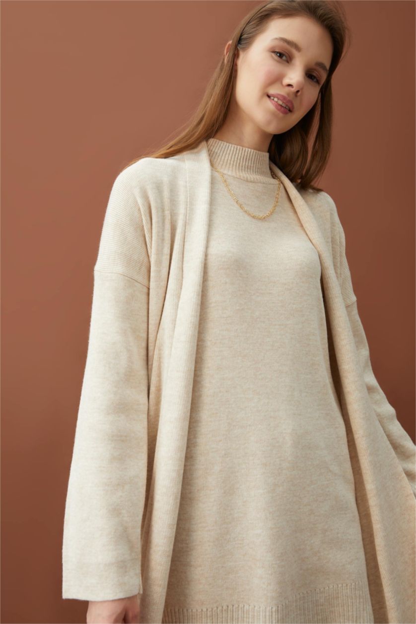 FEMME Beige Cardigan