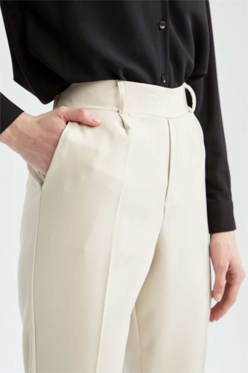 FEMME Beige Pantalon Long Coupe Carotte
