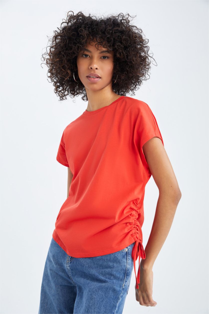 Kadın Kırmızı Regular Fıt Pamuklu Kısa Kollu Tişört