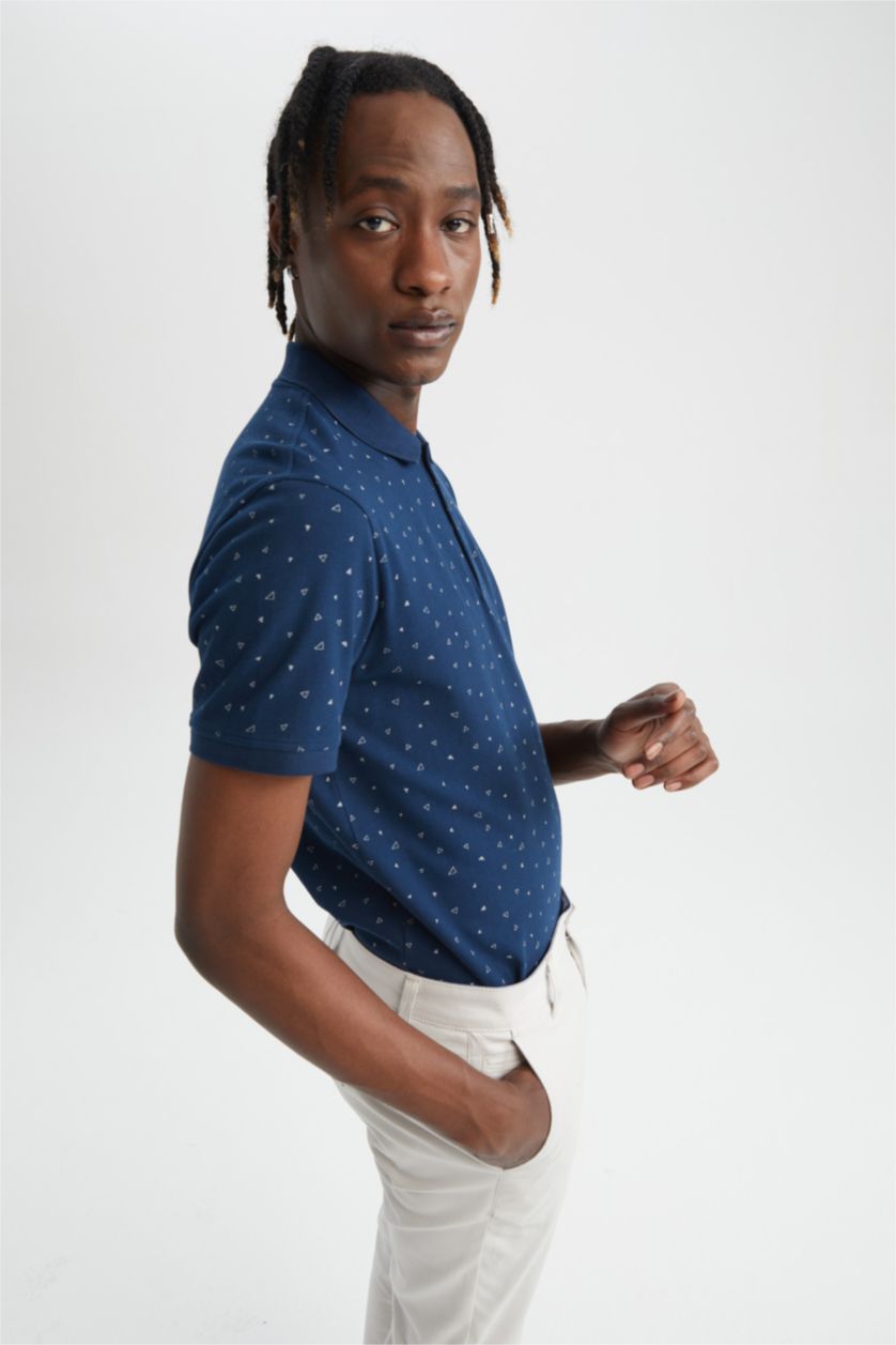 رجال نيلي تيشيرت بأكمام قصيرة ورقبة بولو بقصة عادية