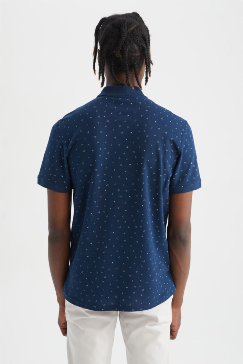 رجال نيلي تيشيرت بأكمام قصيرة ورقبة بولو بقصة عادية