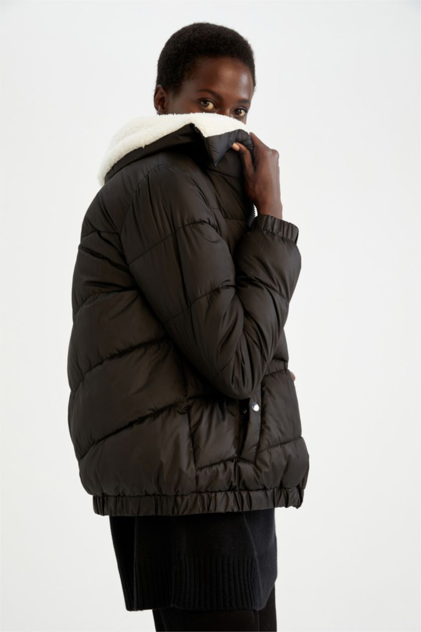 Kadın Siyah Isı Yalıtımlı Su Geçirmez Relax Fit Mont